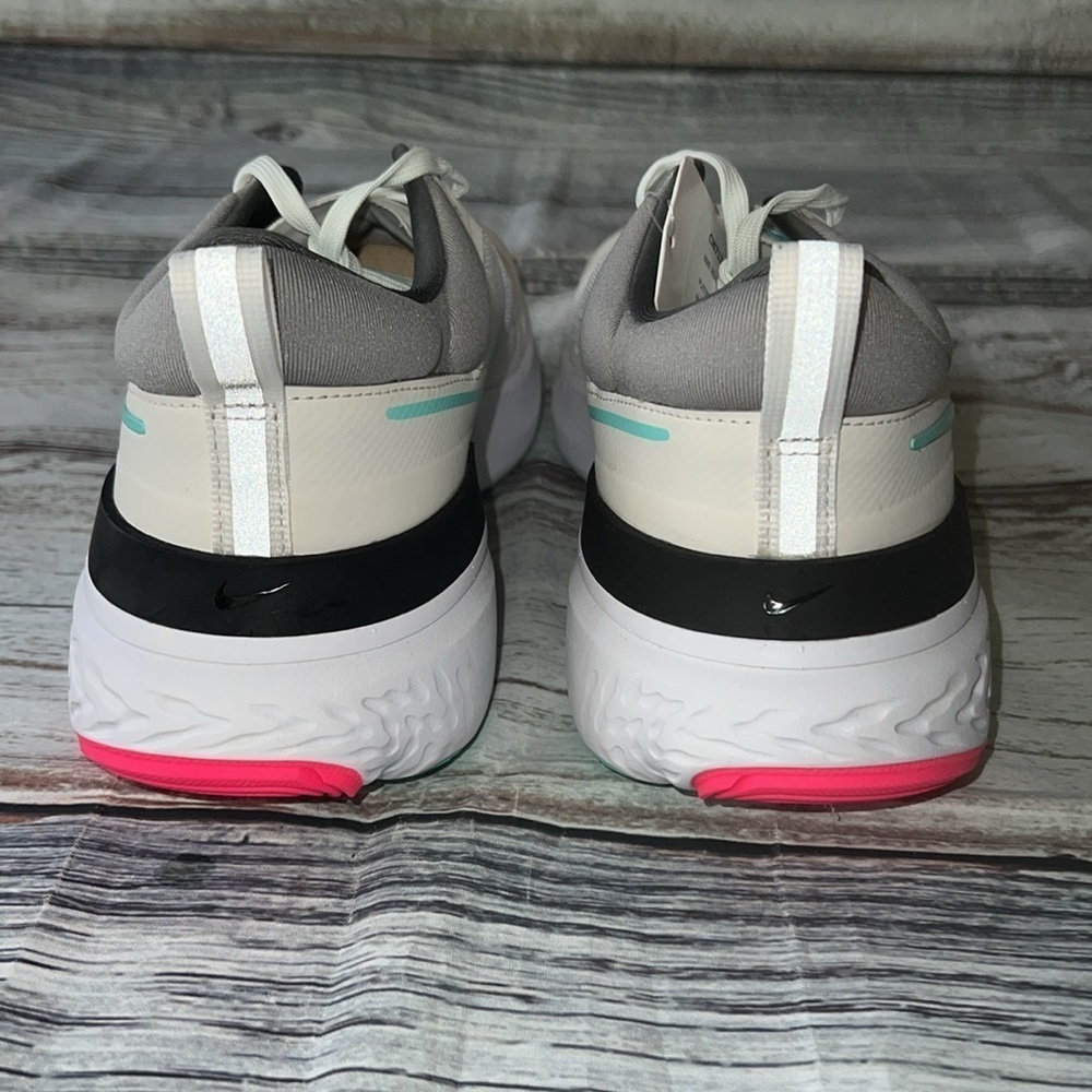 Nike Men's React Miller 2 Platinum Tint/Dynamic
Turquoise-White Size 10 NWOT - Picture 5 of 11